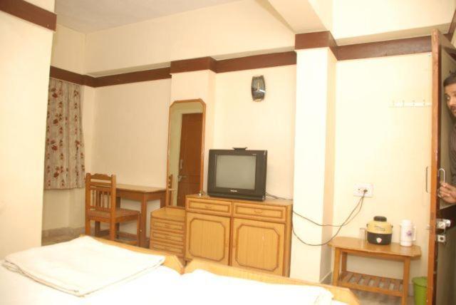 Royal Hotel อาเมดาบัด ภายนอก รูปภาพ